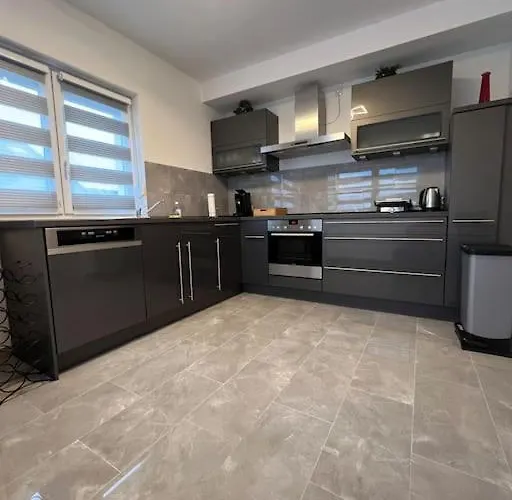 Und Stadt, Neben Mannheim, Heidelberg, Worms * Лампертхайм